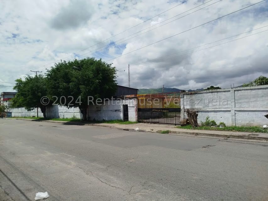 Terreno (Comercial) en Venta en Las Flores, Miranda