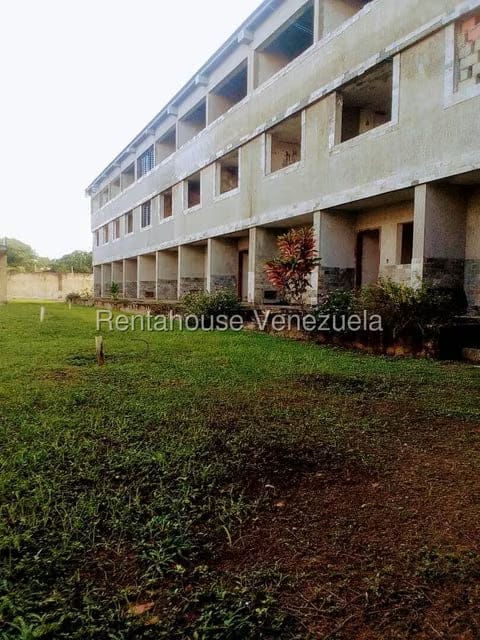 Comercial (Posada) en Venta en Club Campestre El Paraiso, Miranda