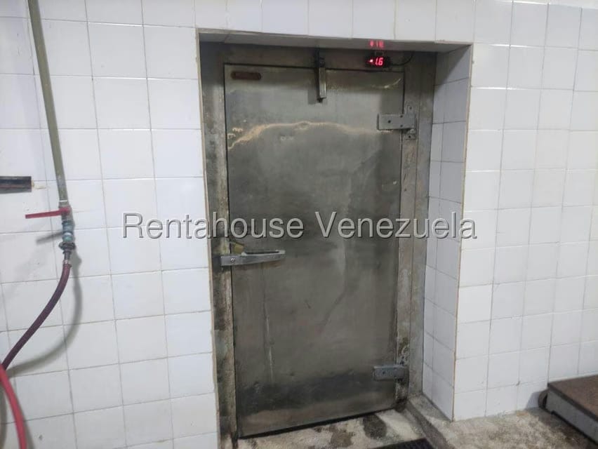 Comercial (Edificio) en Venta en Guaicaipuro, Distrito Metropolitano - 26