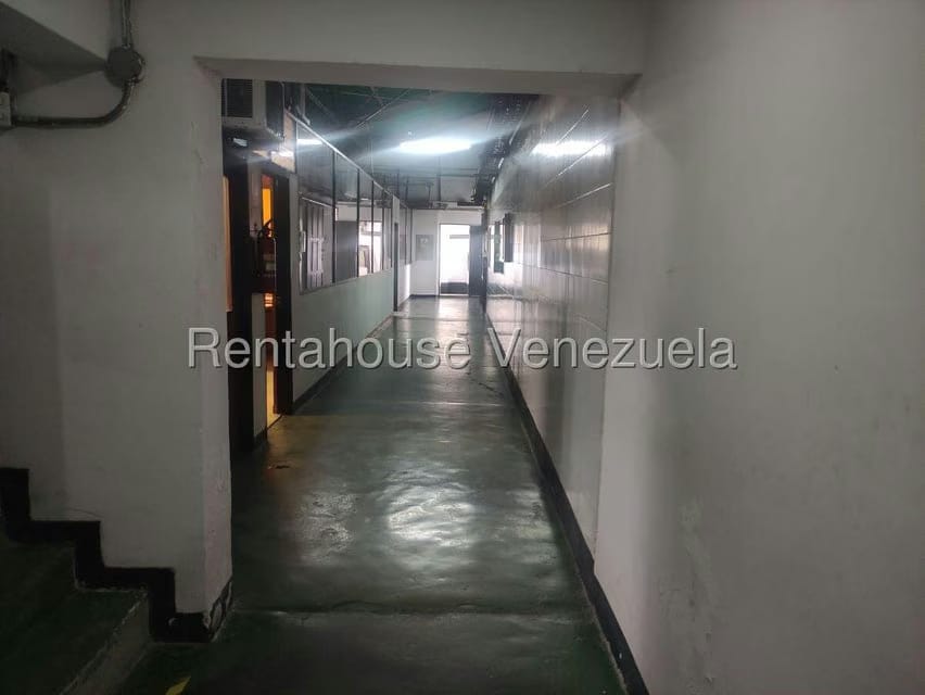 Comercial (Edificio) en Venta en Guaicaipuro, Distrito Metropolitano - 5