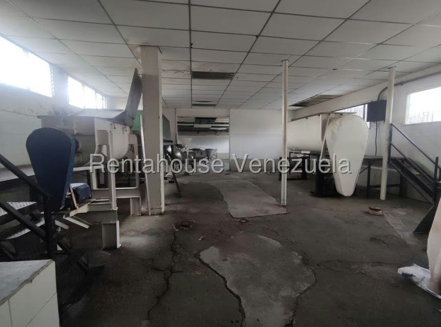 Comercial (Edificio) en Venta en Guaicaipuro, Distrito Metropolitano - 54