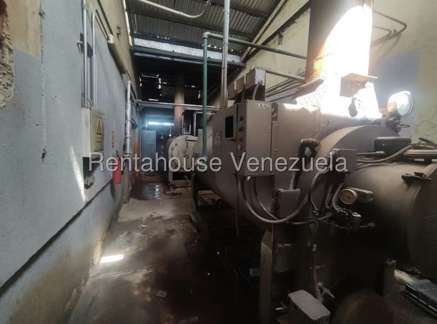 Comercial (Edificio) en Venta en Guaicaipuro, Distrito Metropolitano - 64