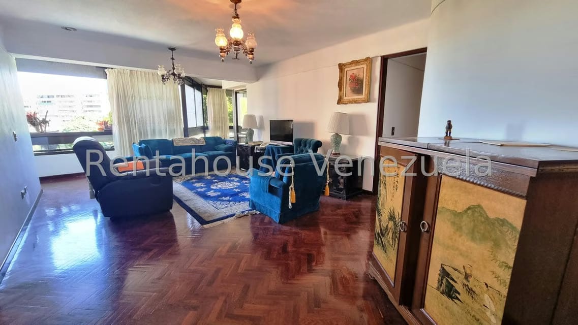 Apartamento (1 Nivel) en Venta en Las Esmeraldas, Distrito Metropolitano - 2