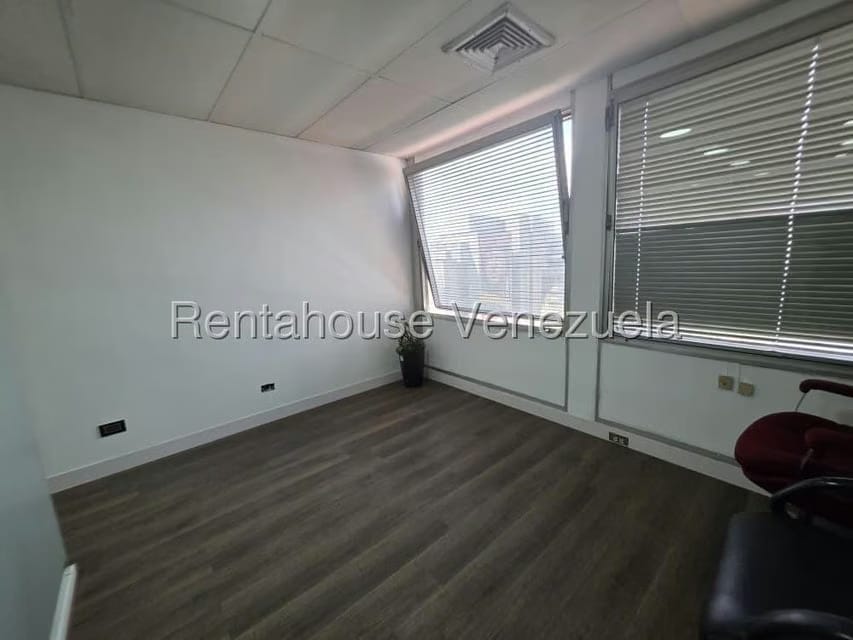 Comercial (Oficina) en Alquiler en Parroquia Catedral, Distrito Metropolitano - 2