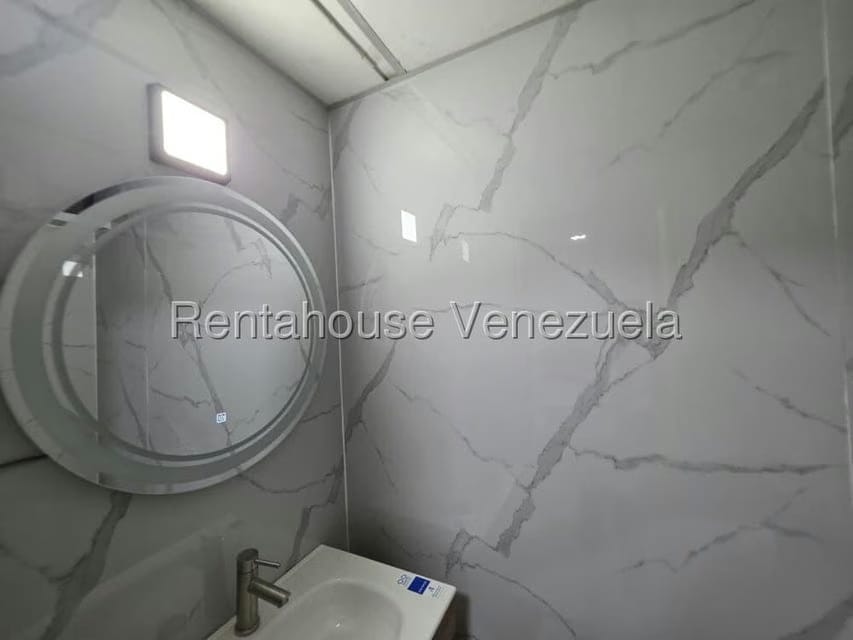 Comercial (Oficina) en Alquiler en Parroquia Catedral, Distrito Metropolitano - 21