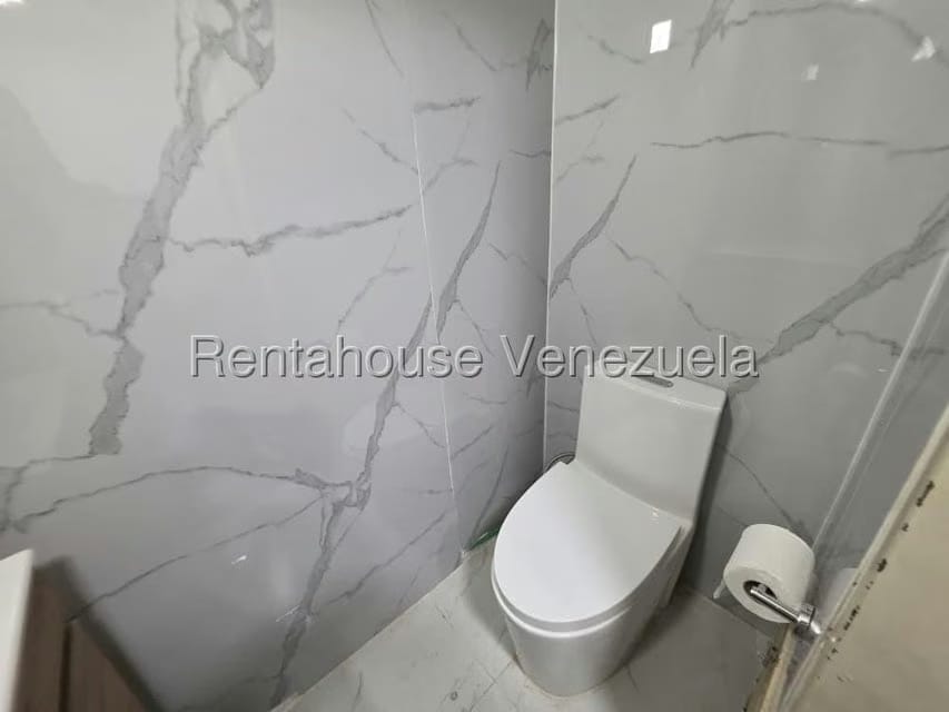 Comercial (Oficina) en Alquiler en Parroquia Catedral, Distrito Metropolitano - 24
