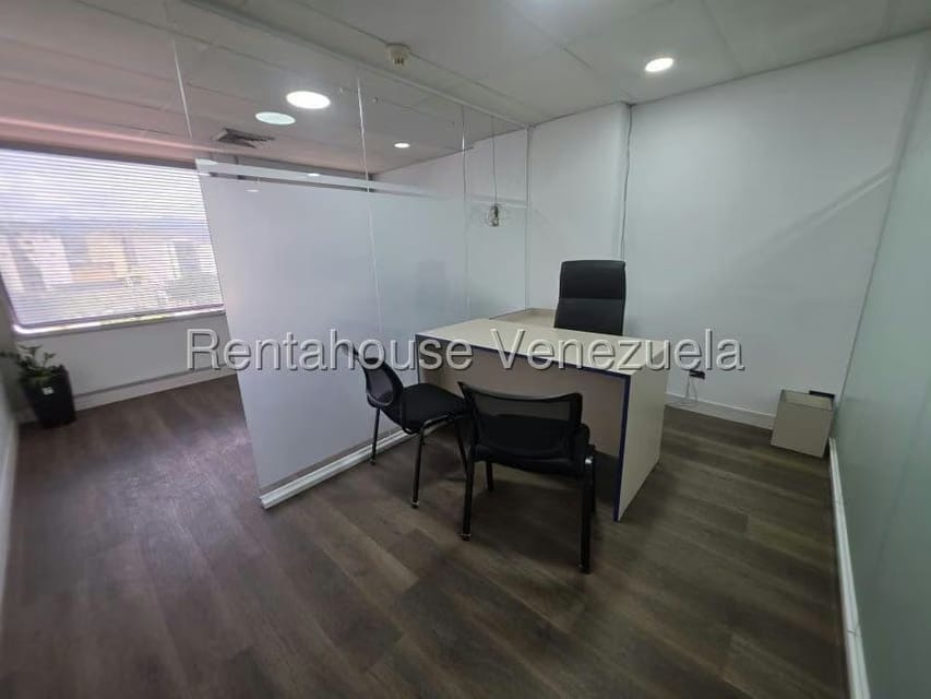 Comercial (Oficina) en Alquiler en Parroquia Catedral, Distrito Metropolitano - 4