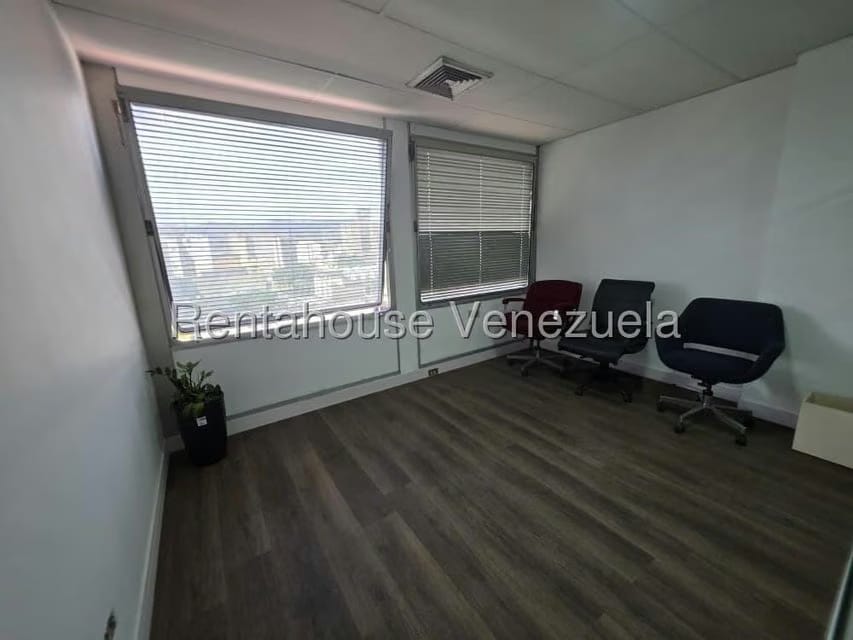 Comercial (Oficina) en Alquiler en Parroquia Catedral, Distrito Metropolitano - 5