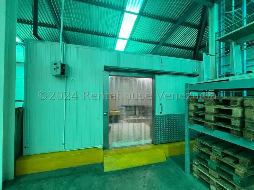 Comercial (Galpon - Deposito) en Venta en Los Naranjos, Miranda - 16
