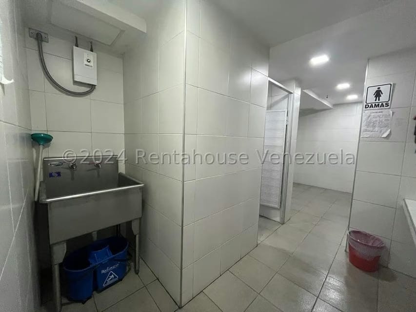 Comercial (Galpon - Deposito) en Venta en Los Naranjos, Miranda - 23