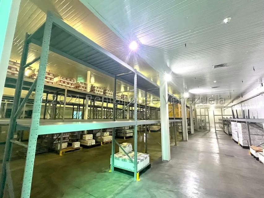 Comercial (Galpon - Deposito) en Venta en Los Naranjos, Miranda - 37