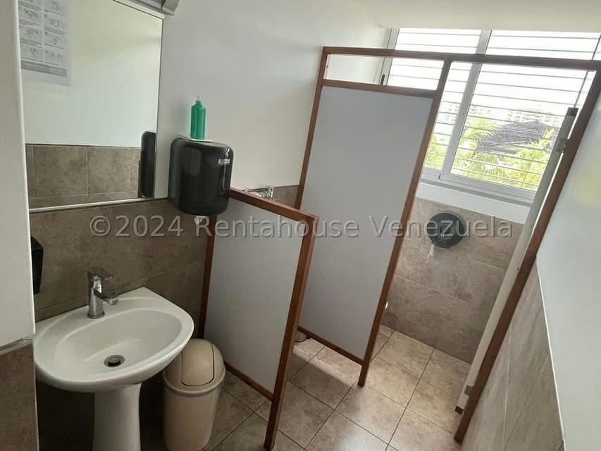Comercial (Galpon - Deposito) en Venta en Los Naranjos, Miranda - 63