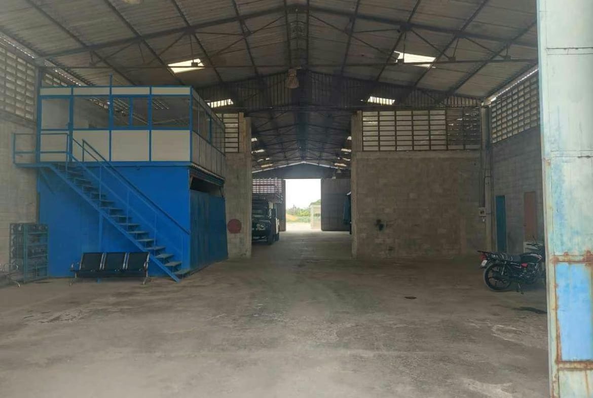Se ofrece en arrendamiento galpón - 3