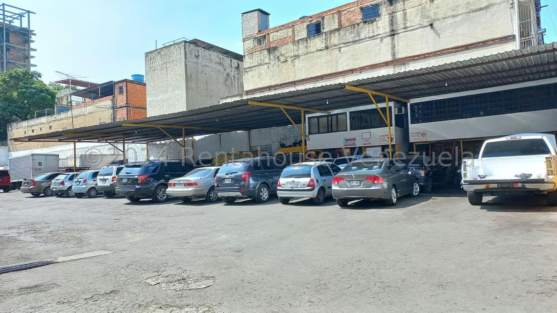 Terreno (Comercial) en Venta en Catia, Distrito Metropolitano - 2