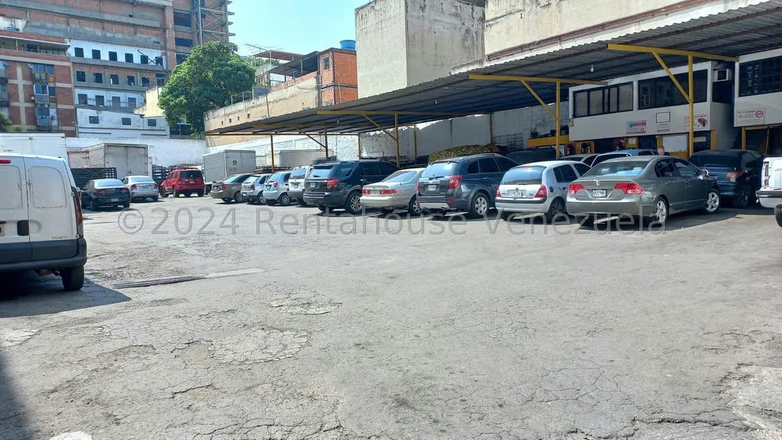 Terreno (Comercial) en Venta en Catia, Distrito Metropolitano - 3