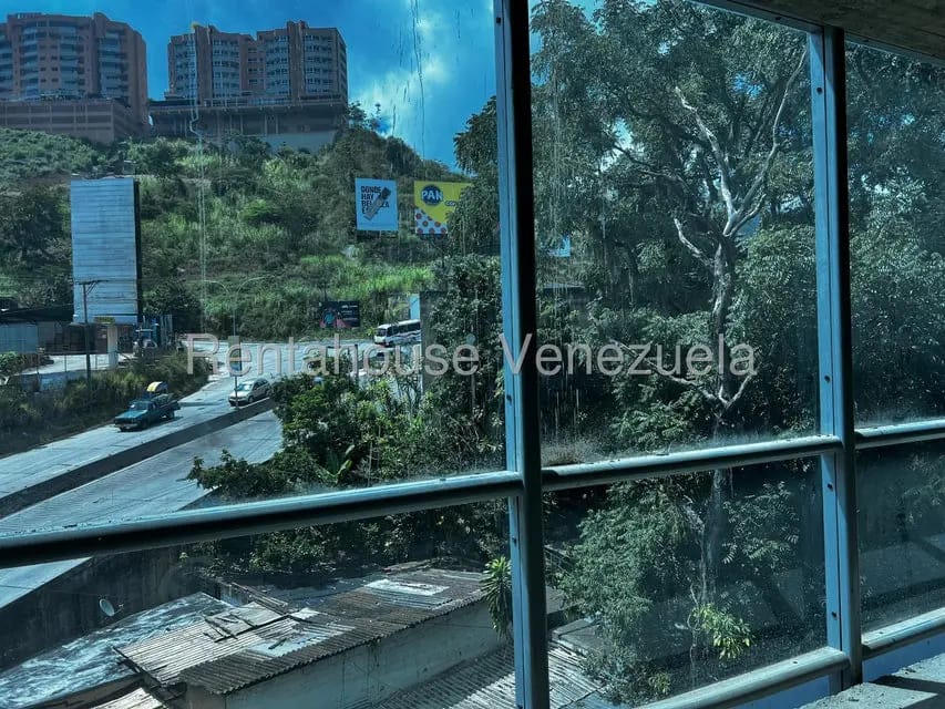 Comercial (Oficina) en Alquiler en Los Naranjos del Cafetal, Distrito Metropolitano - 12