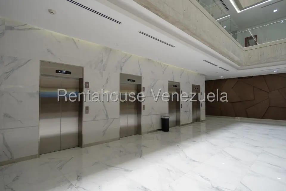 Comercial (Oficina) en Alquiler en Los Naranjos del Cafetal, Distrito Metropolitano - 4