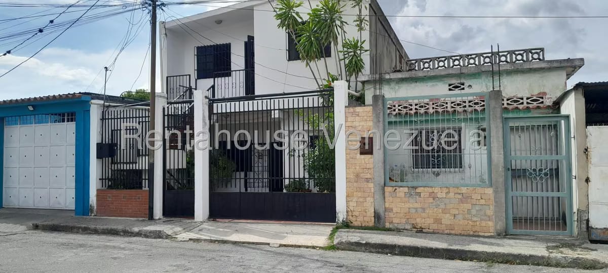 Casa (Duplex) en Venta en Parroquia Juan de Villegas, Lara - 2