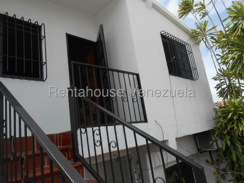 Casa (Duplex) en Venta en Parroquia Juan de Villegas, Lara - 23