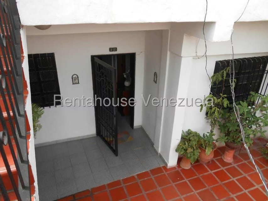 Casa (Duplex) en Venta en Parroquia Juan de Villegas, Lara - 25