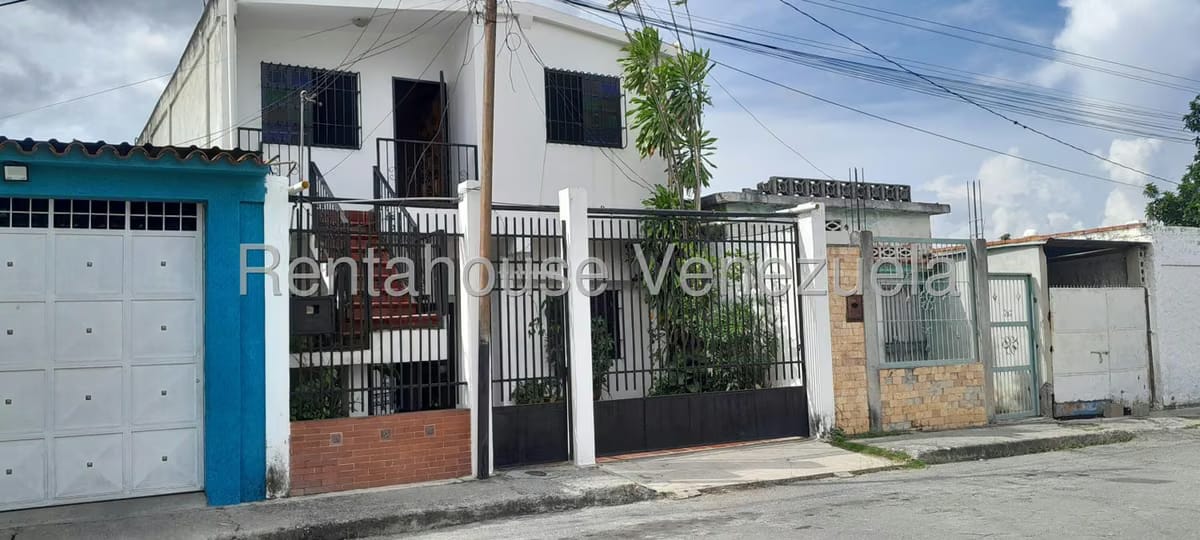 Casa (Duplex) en Venta en Parroquia Juan de Villegas, Lara - 4