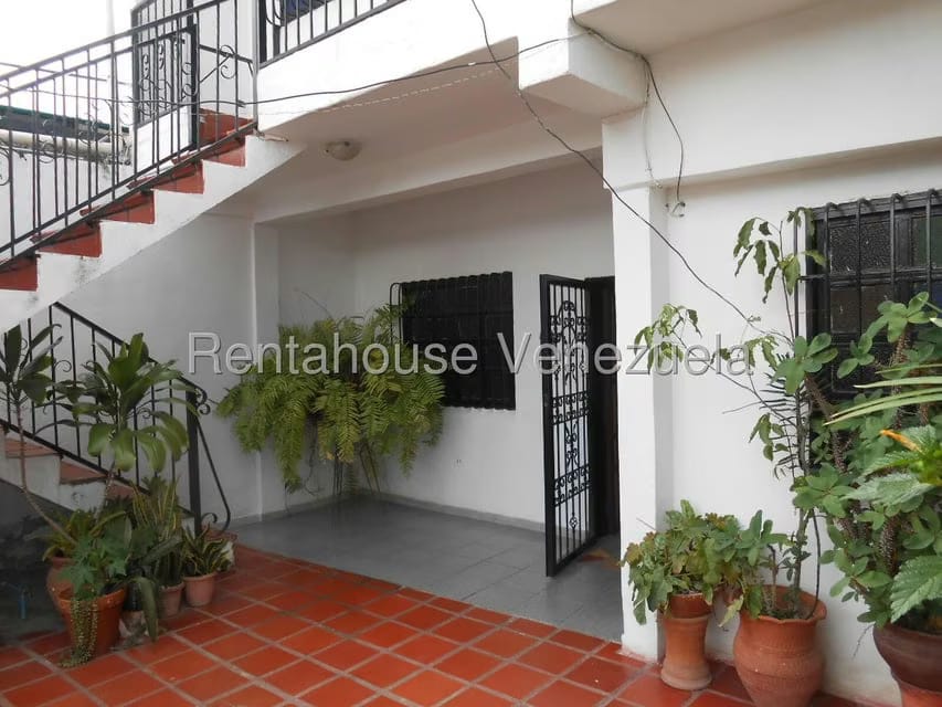 Casa (Duplex) en Venta en Parroquia Juan de Villegas, Lara - 5