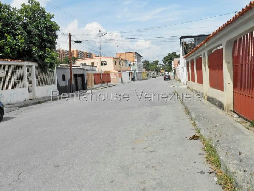 Casa (Duplex) en Venta en Parroquia Juan de Villegas, Lara - 50
