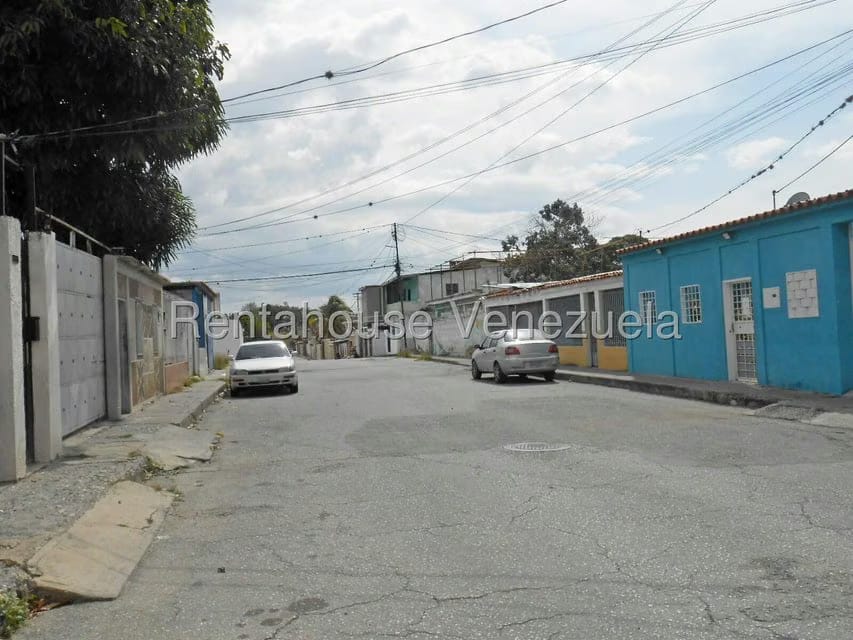 Casa (Duplex) en Venta en Parroquia Juan de Villegas, Lara - 51