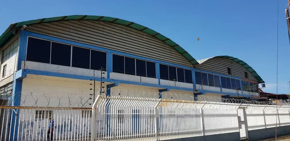 SE ALQUILAN GALPONES SE LA ZONA IND. LOS MONTONES - 2