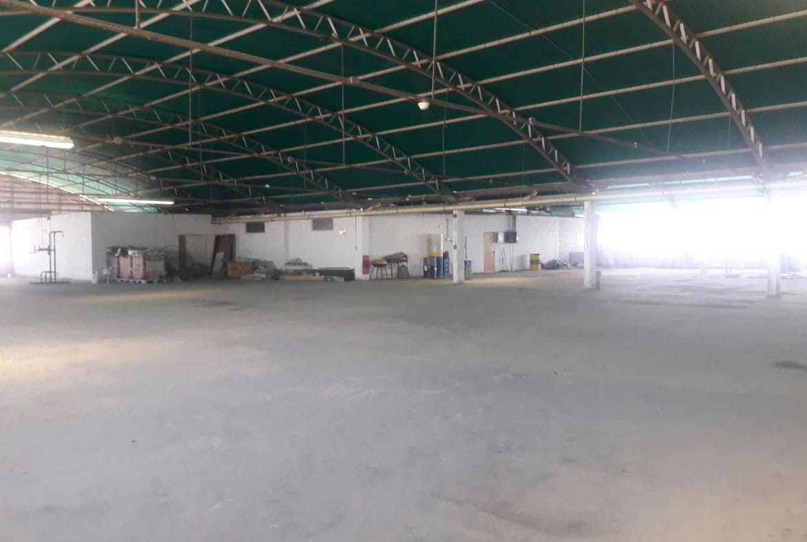 SE ALQUILAN GALPONES SE LA ZONA IND. LOS MONTONES - 5