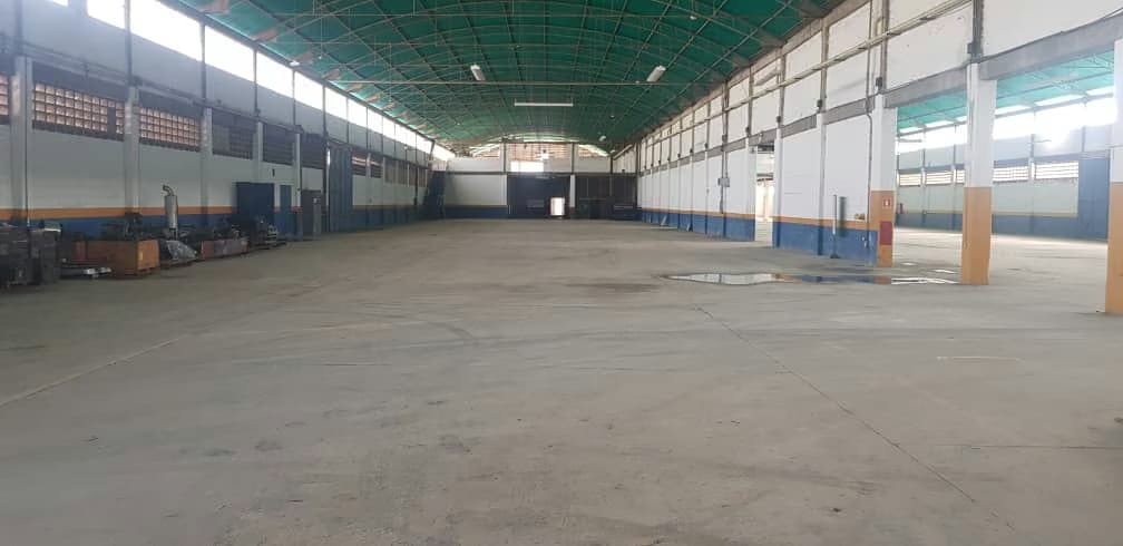 SE ALQUILAN GALPONES SE LA ZONA IND. LOS MONTONES - 6