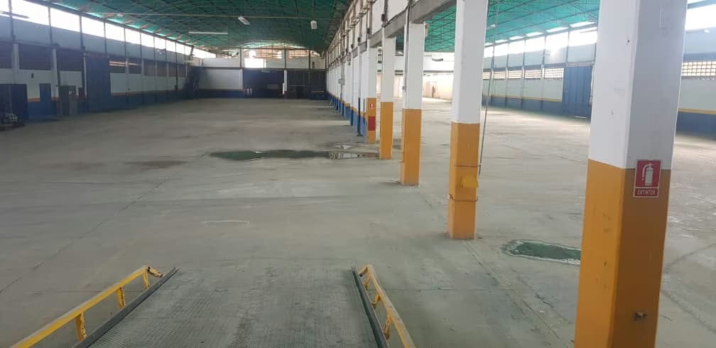 SE ALQUILAN GALPONES SE LA ZONA IND. LOS MONTONES - 7