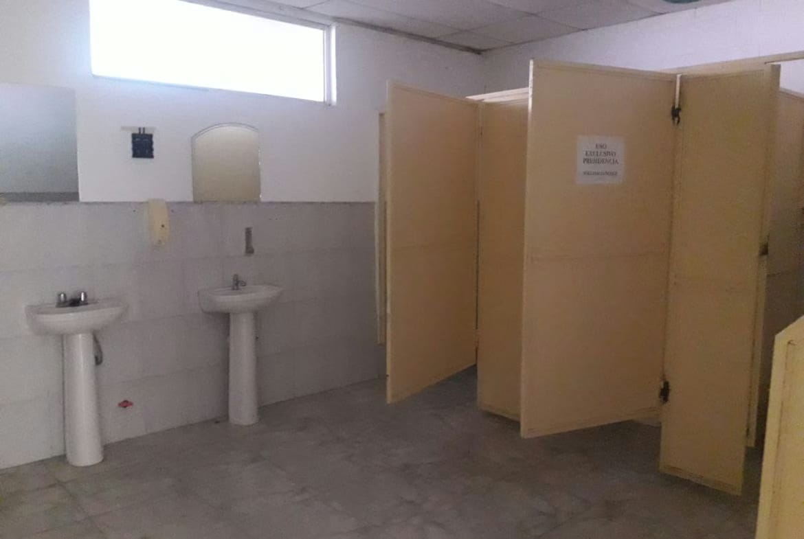 SE ALQUILAN GALPONES SE LA ZONA IND. LOS MONTONES - 8