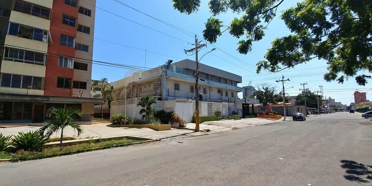 Comercial (Edificio) en Venta en 5 de Julio, Zulia - 12