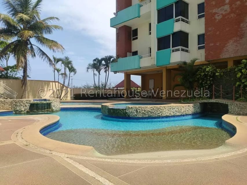 Apartamento (Duplex) en Venta en Puerto Encantado, Miranda - 2