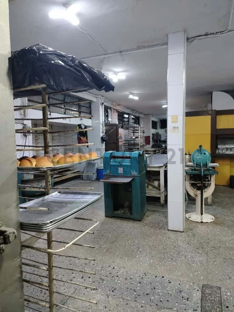 En Alquiler Local de Panaderia en sector La Candelaria - 18