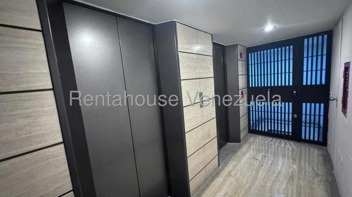 Apartamento (1 Nivel) en Alquiler en Campo Alegre, Distrito Metropolitano - 2