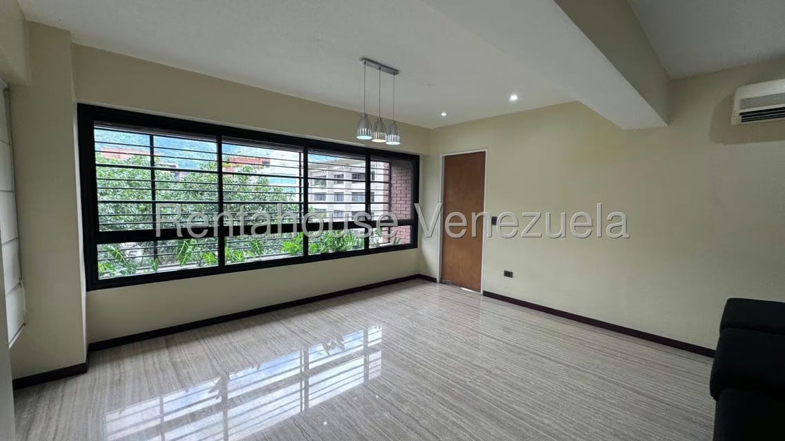 Apartamento (1 Nivel) en Alquiler en Campo Alegre, Distrito Metropolitano - 12