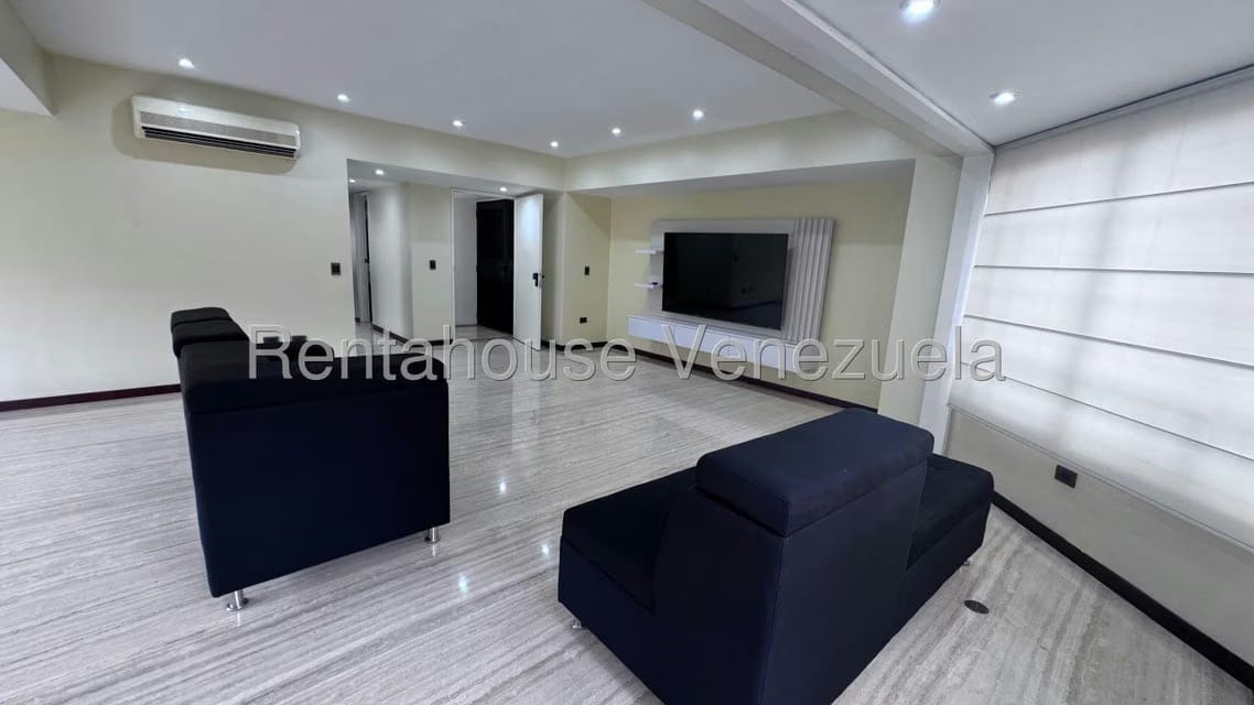 Apartamento (1 Nivel) en Alquiler en Campo Alegre, Distrito Metropolitano - 13