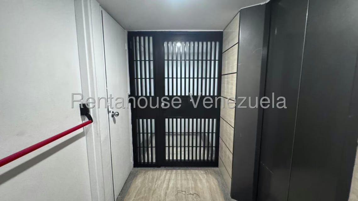Apartamento (1 Nivel) en Alquiler en Campo Alegre, Distrito Metropolitano - 3