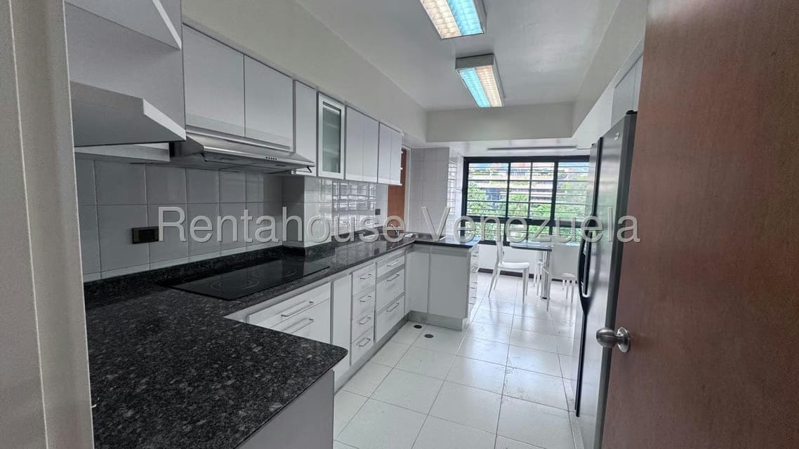 Apartamento (1 Nivel) en Alquiler en Campo Alegre, Distrito Metropolitano - 24