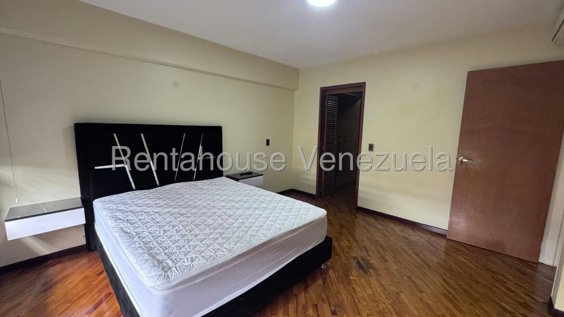 Apartamento (1 Nivel) en Alquiler en Campo Alegre, Distrito Metropolitano - 27