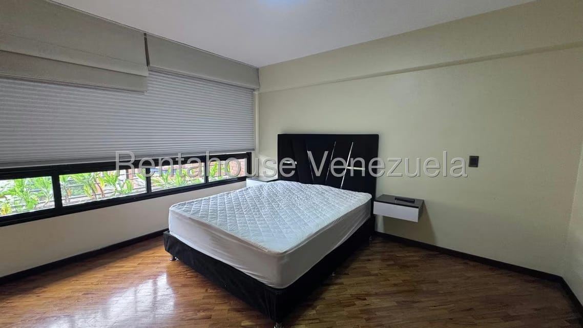 Apartamento (1 Nivel) en Alquiler en Campo Alegre, Distrito Metropolitano - 28