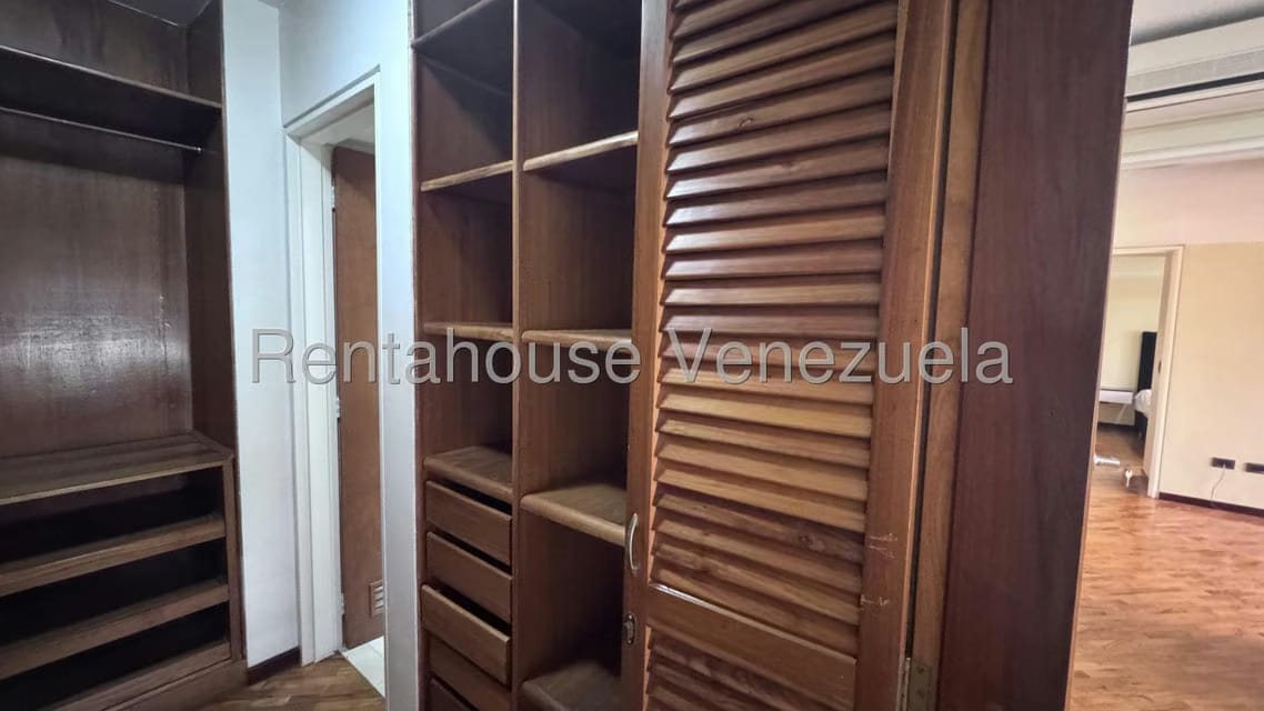 Apartamento (1 Nivel) en Alquiler en Campo Alegre, Distrito Metropolitano - 31