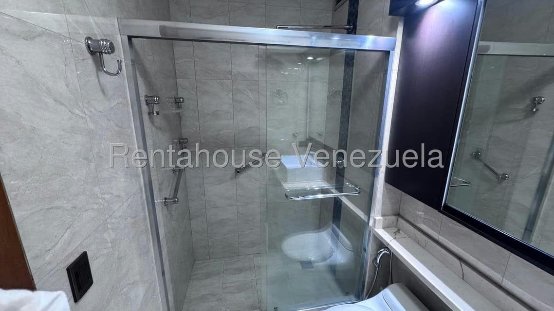 Apartamento (1 Nivel) en Alquiler en Campo Alegre, Distrito Metropolitano - 36