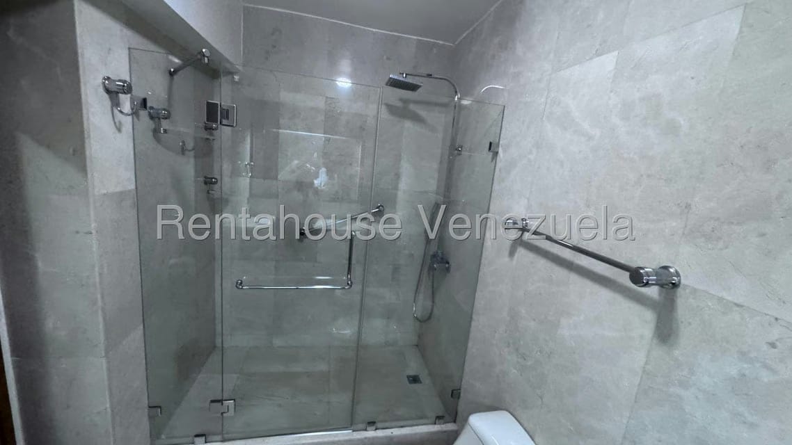 Apartamento (1 Nivel) en Alquiler en Campo Alegre, Distrito Metropolitano - 37