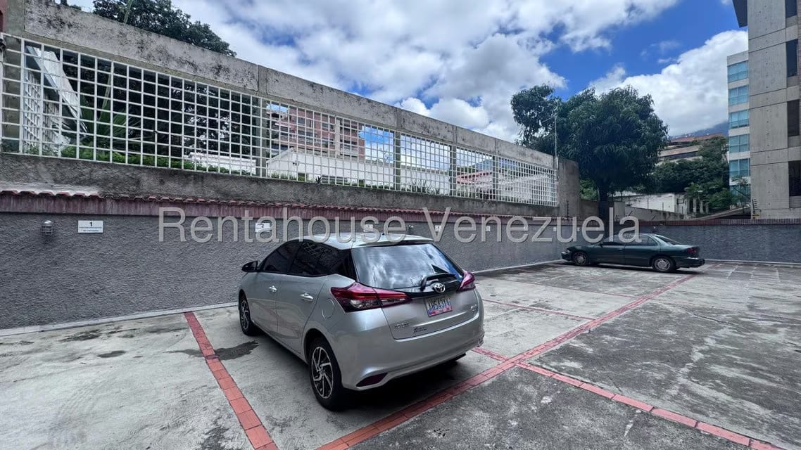 Apartamento (1 Nivel) en Alquiler en Campo Alegre, Distrito Metropolitano - 38