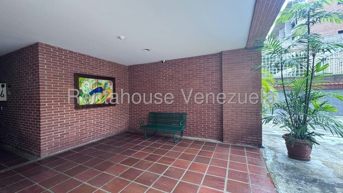 Apartamento (1 Nivel) en Alquiler en Campo Alegre, Distrito Metropolitano - 50