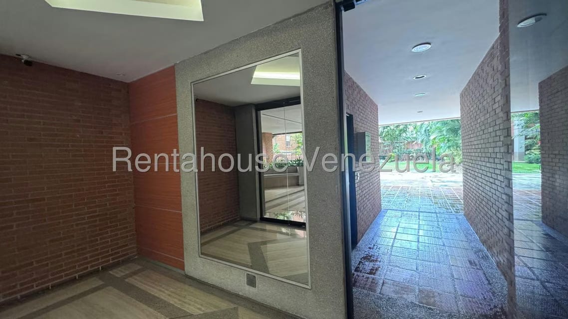 Apartamento (1 Nivel) en Alquiler en Campo Alegre, Distrito Metropolitano - 51