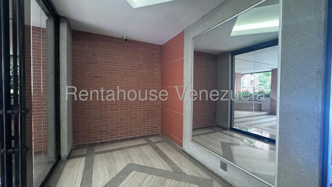 Apartamento (1 Nivel) en Alquiler en Campo Alegre, Distrito Metropolitano - 52